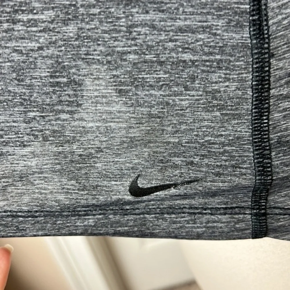 Nike tank‎ top